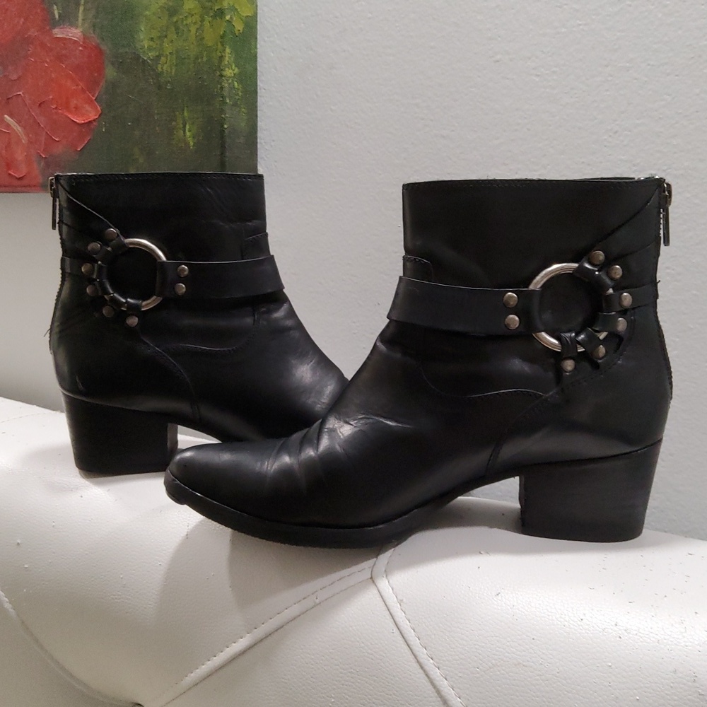 Frey Zoe Booties Size 7
